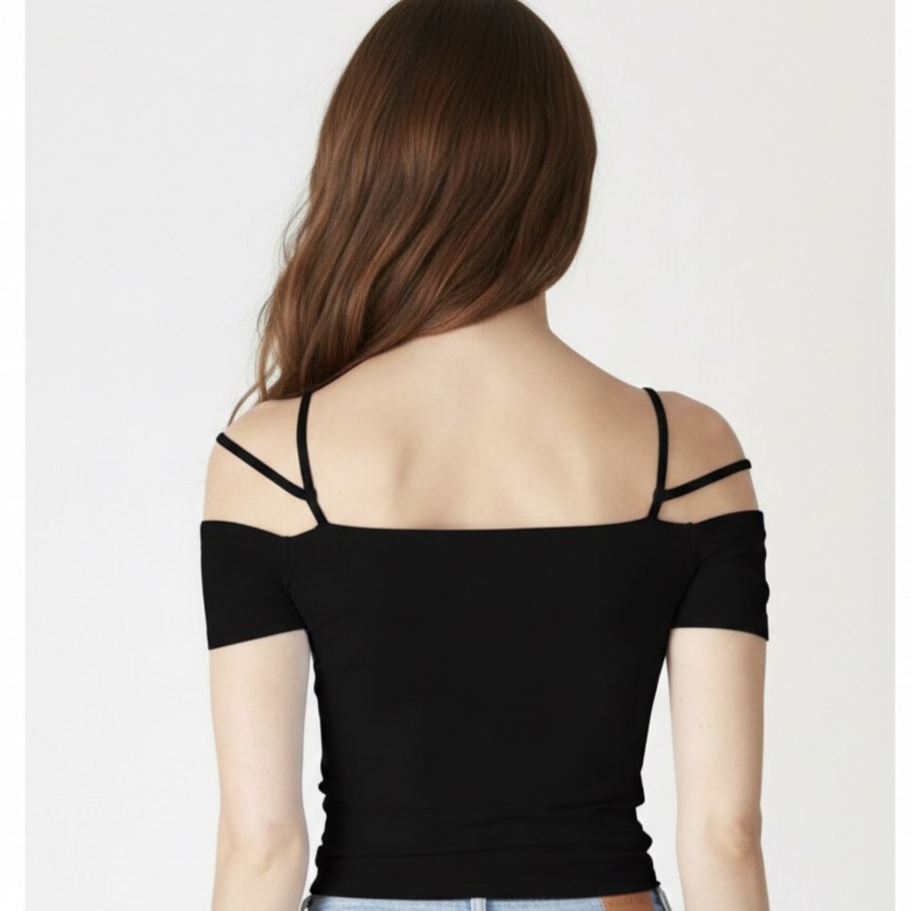 New NIKIBIKI Women’s Strappy Off Shoulder Black Short Sleeve Seamless Shirt O/S
